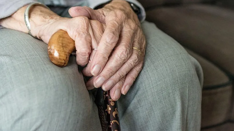 Ministerul Muncii și Solidarității Sociale: Peste 3,8 milioane de pensionari primesc pensii mai mari din această lună