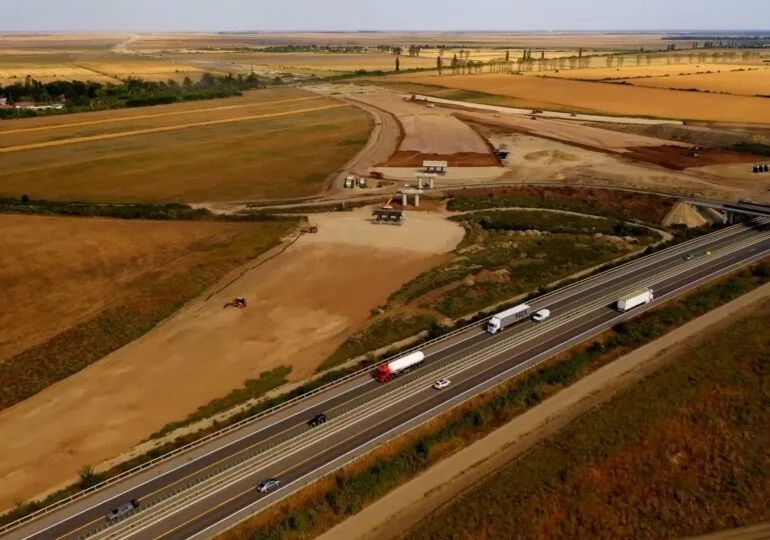 Un sector din Autostrada Moldovei, deschis începând de joi