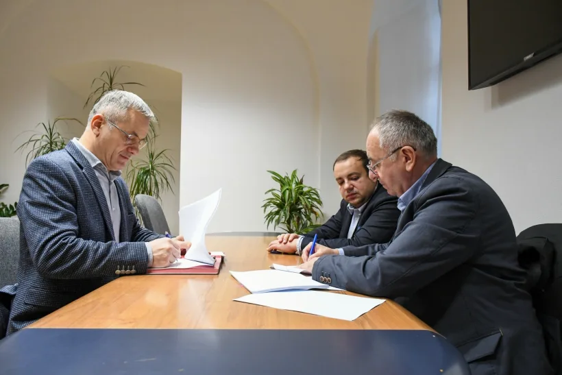 S-a semnat contractul pentru amenajarea peșterilor din Defileul Crișului Repede
