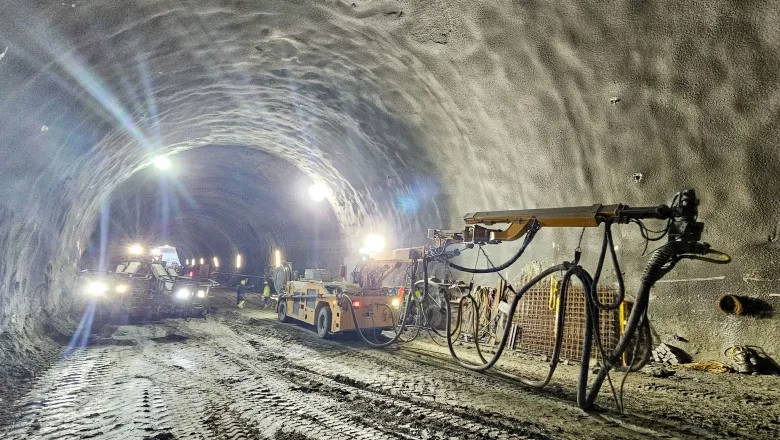 Primul tunel forat pe o autostradă din România este aproape finalizat