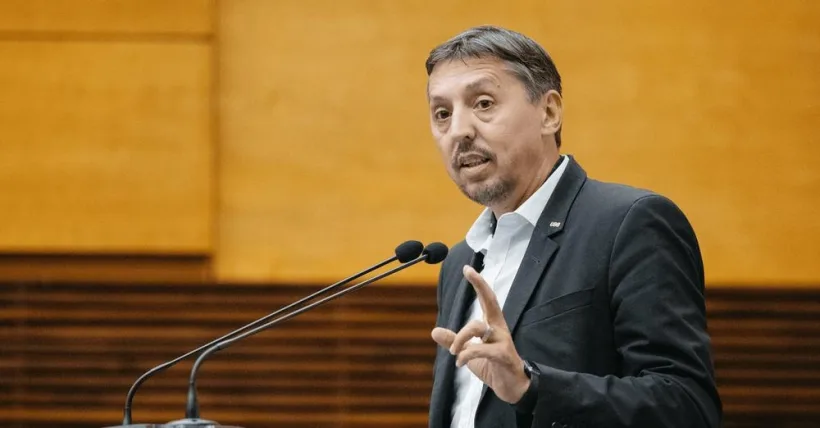 Ministrul Educației anunță măsuri pentru combaterea pseudoștiinței și a manipulărilor, inclusiv pe TikTok
