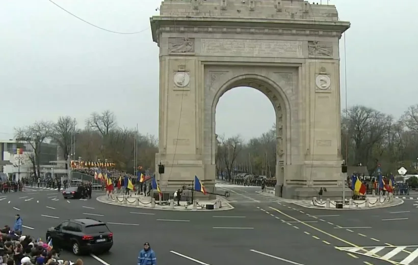 Parada militară de 1 Decembrie, la Arcul de Triumf: peste 2.900 de militari și 45 de aeronave