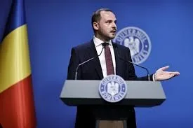 Guvernul modifică Legea sănătății: cumulul pensie-salariu continuă în 2026, proceduri accelerate pentru medici