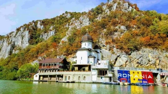 INS: Mai puțini turiști în România în noiembrie, scădere de 5,6%