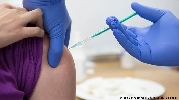 Maraton de vaccinare pentru tinerii sub 18 ani, de 1 iunie