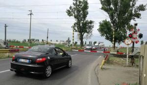 Regionala CFR Galați, inclusă într-un proiect de modernizare a trecerilor la nivel cu calea ferată
