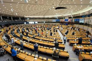 Comisia Europeană: România nu îndeplinește în prezent toate criteriile pentru a adera la zona euro