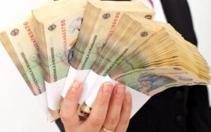 IMM-urile ar putea primi până la 100.000 de euro pentru panouri fotovoltaice și prize pentru mașini electrice