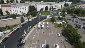 Un pas verde pentru educație: noi microbuze electrice în școlile din mediul rural vasluian