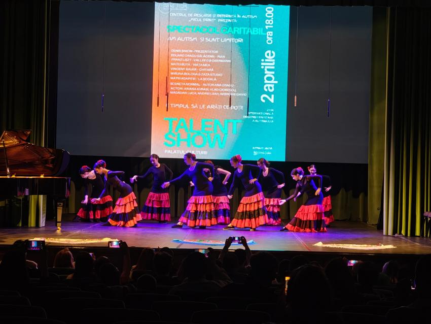 Spectacolul caritabil „Am autism și sunt uimitor”, de la Bistrița
