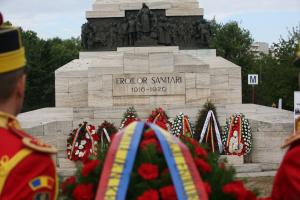Ceremonii militare și religioase la Monumentul Eroilor Sanitari și la Mormântul Generalului Dr. Carol Davila
