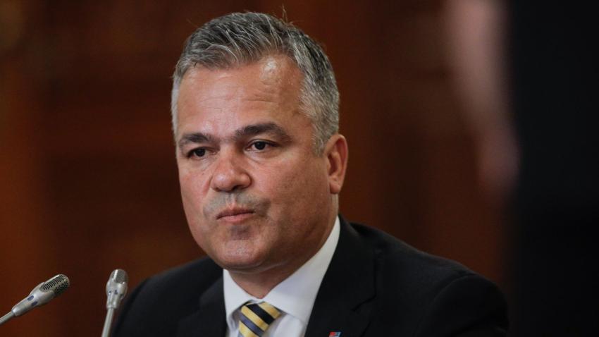 Adrian Veștea a depus la Parlament Programul de guvernare și lista Cabinetului propus