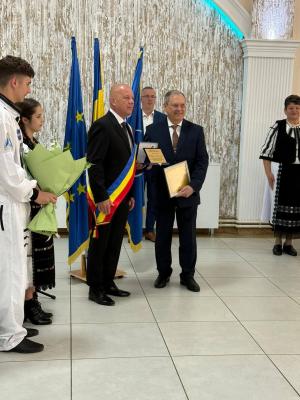 Dumitru PRUNARIU, Cetățean de Onoare al comunei Valea Lungă, din Alba