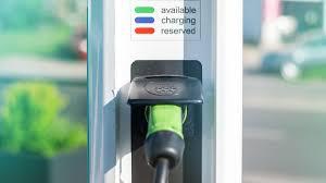 Premieră românească. Un hub performant pentru încărcarea autovehiculelor electrice a fost deschis pe A1