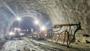 Primul tunel forat pe o autostradă din România este aproape finalizat