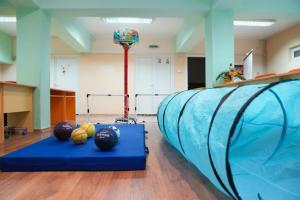 Primăria Craiovei își dotează școlile cu echipament sportiv