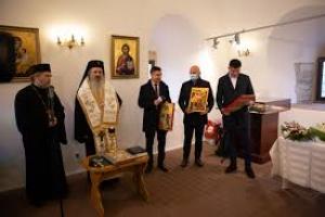 Hramul Sfântul Ierarh Nicolae, în prezența  Înaltpreasfințitului Teofan, Mitropolitul Moldovei și Bucovinei