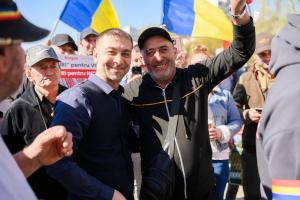 Politica adevărată se face în mijlocul oamenilor!