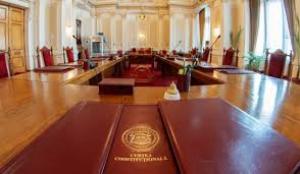 Președintele și doi judecători de la CCR, decorați de Klaus Iohannis
